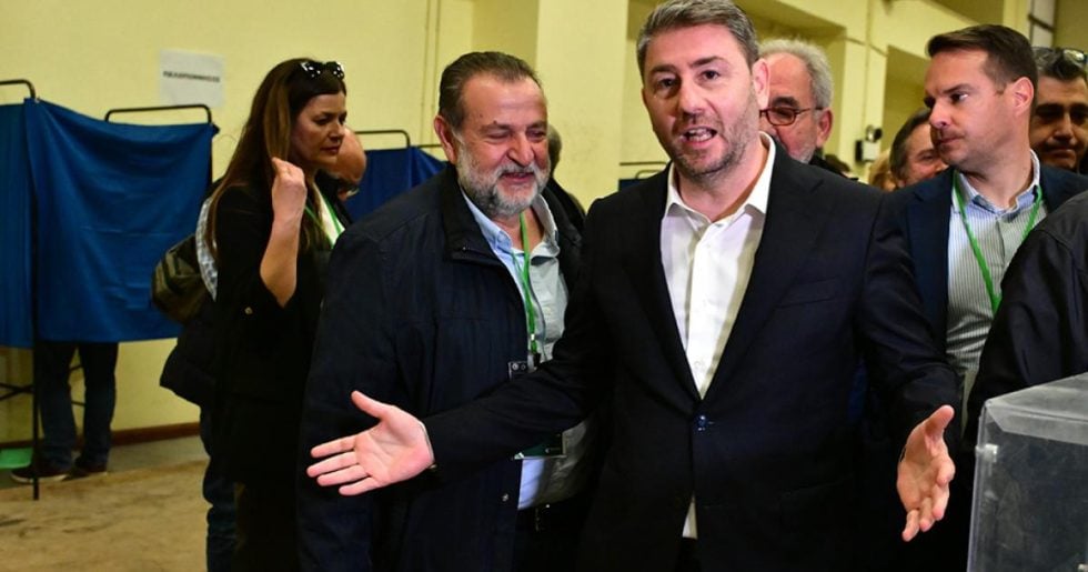 Μιμείται τον Μητσοτάκη κι άλλο!